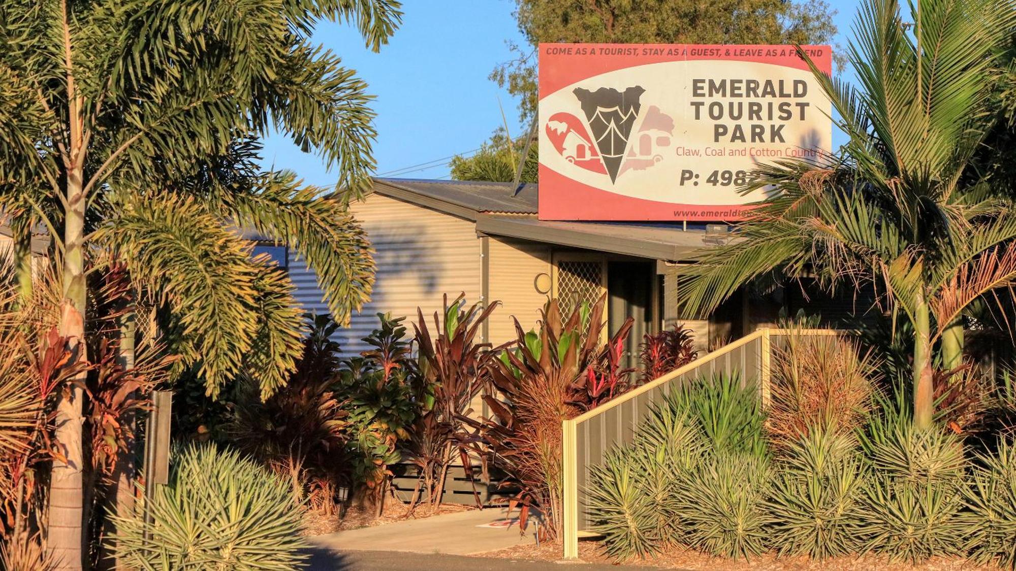 Emerald Tourist Park Exterior photo