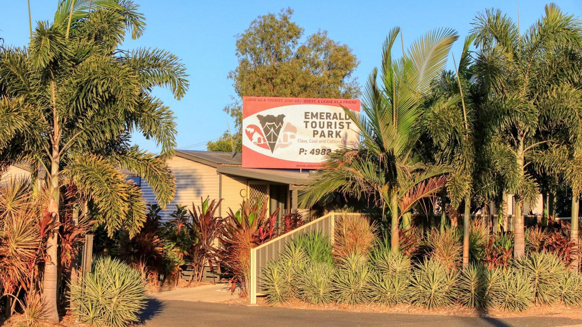 Emerald Tourist Park Exterior photo